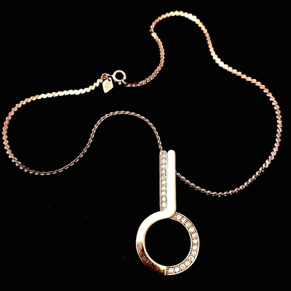 💞💗 SARAH COVENTRY Vintage Gold Toned Key Shaped Necklace With Gemstone Accents - Picture 3 of 10